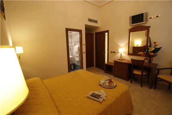 Hotel Il Duca ฟลอเรนซ์ ภายนอก รูปภาพ